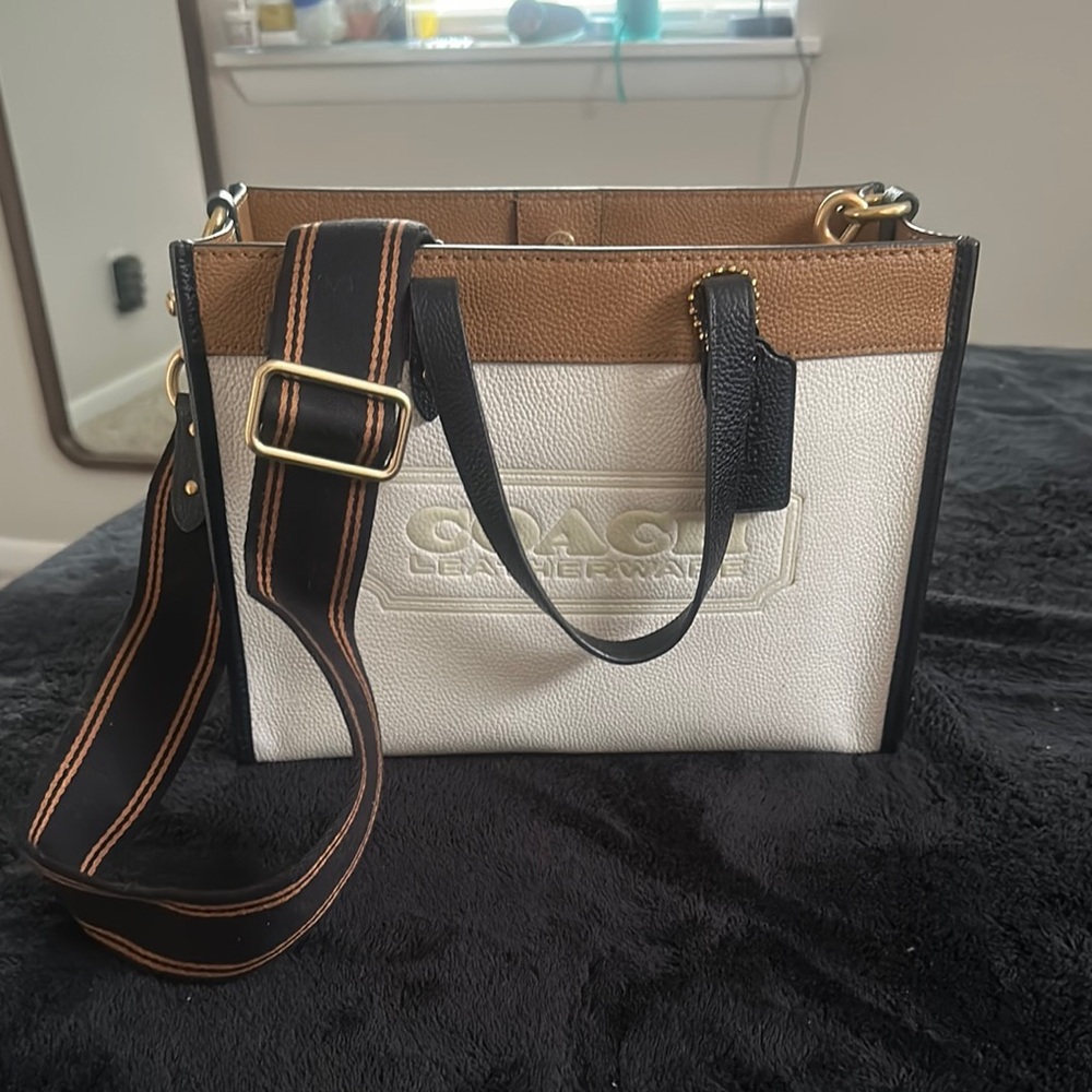 Coach Women's White and Tan Leather Bag